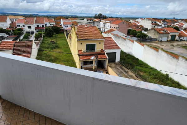 Apartamento T3 totalmente remodelado